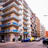 Il primo, ad angolo con via Egnatia, � palazzo Lacarra...